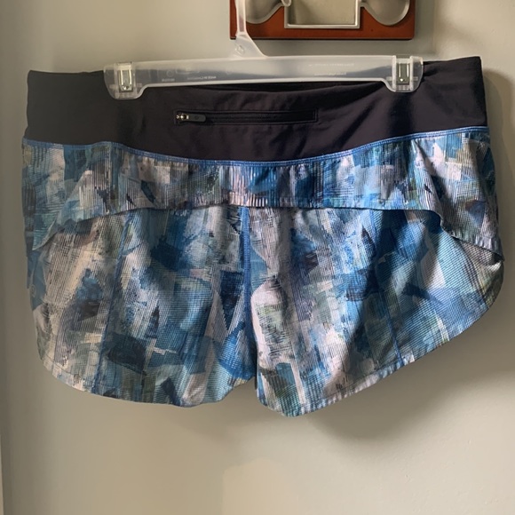 Lululemon Speed Up Short 2.5” - Picture 3 of 5